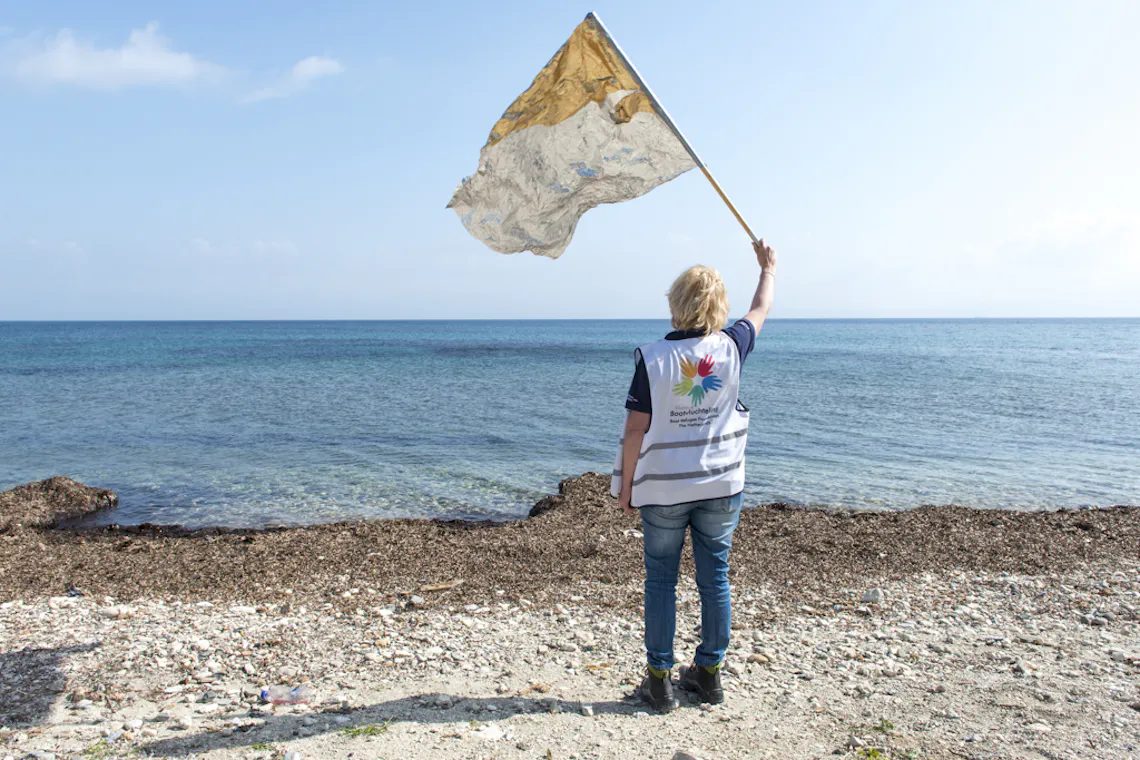 boat refugee foundation web 003