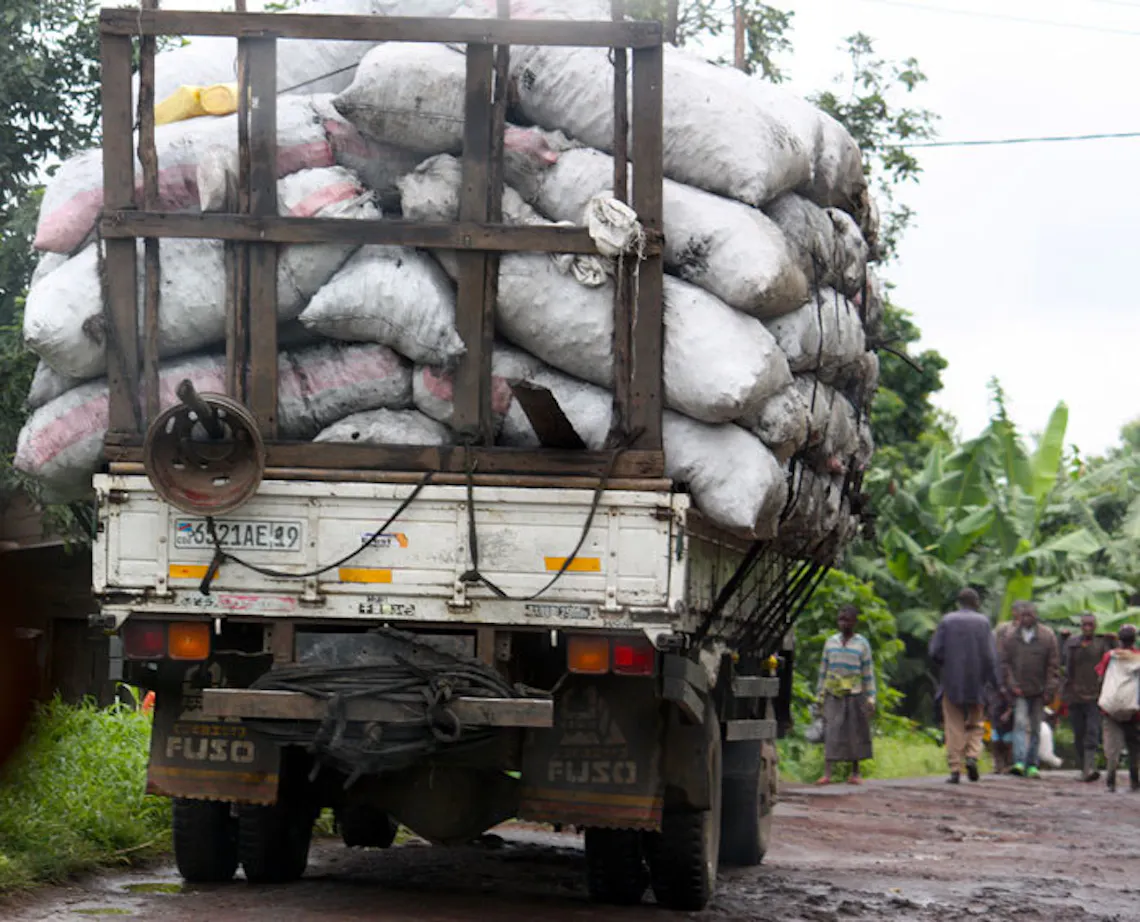 text virunga10 kohletransport in die provinzhaupstadt goma