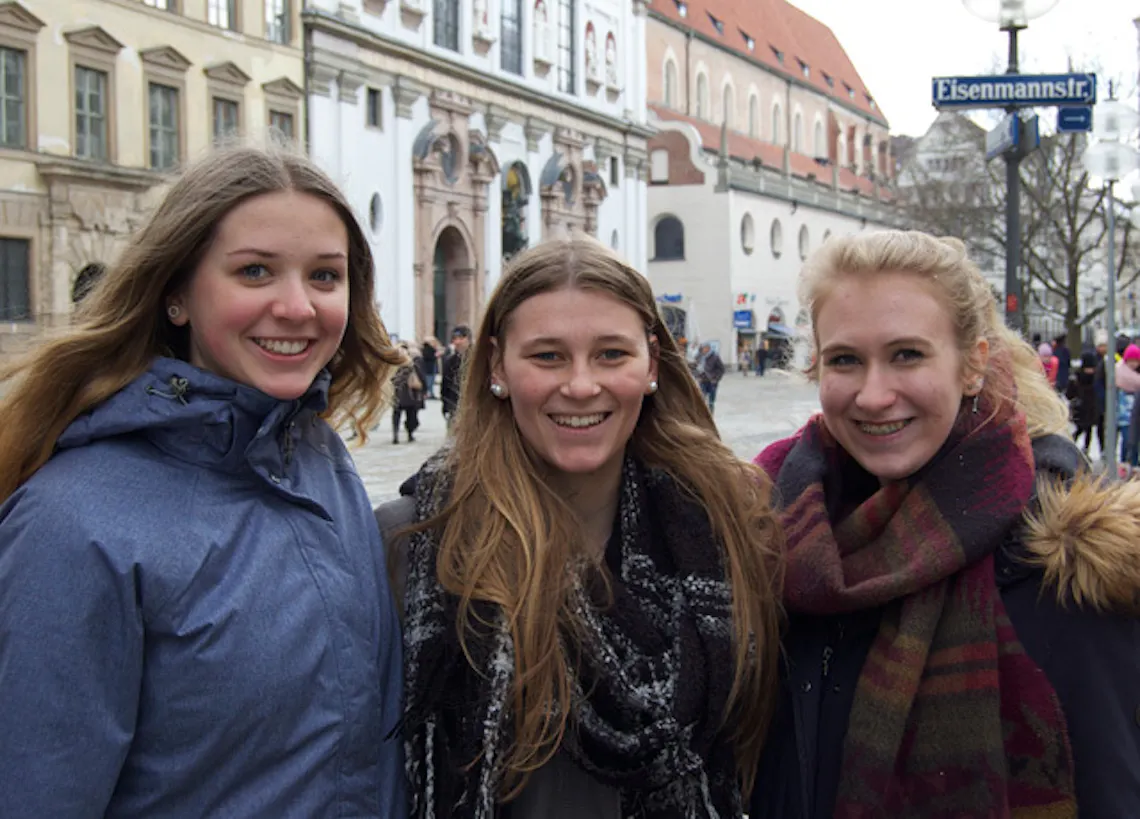 Celina, Pia und Selina, 18, Schülerinnen