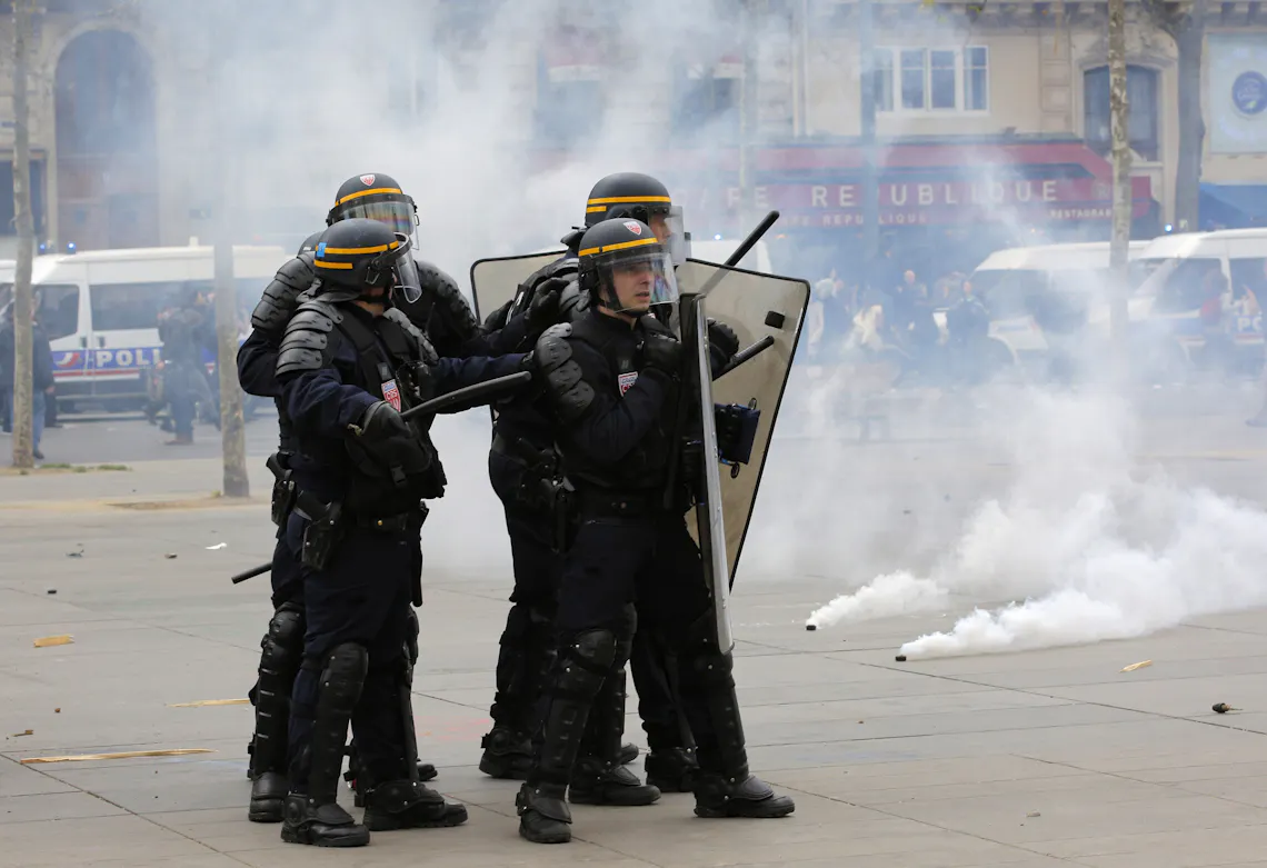 Polizisten am Platz der Republik